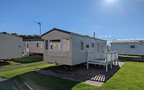 The Jones'S Family Caravan With Private Decking - Presthaven